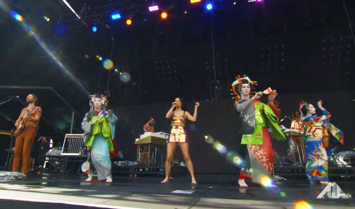 ケイシー・マスグレイブスと孝藤右近が共演|FUJI ROCK FESTIVAL 2018