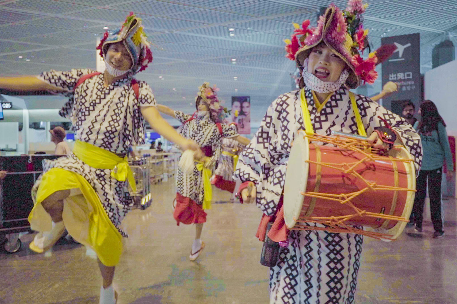 成田国際空港夏イベントで盆踊り