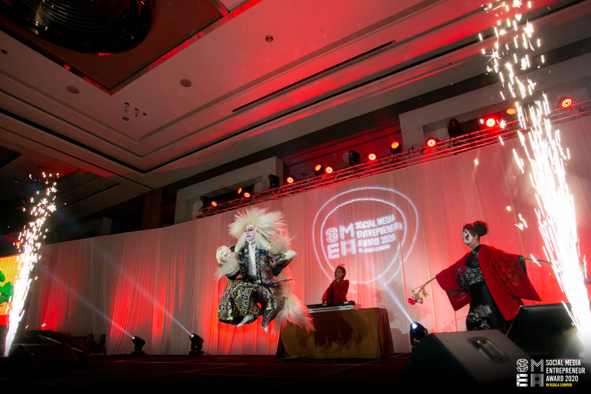 浴衣ファッションショーと獅子と花魁のショーを披露｜Social Media Entrepreneur Award 2020 in クアラルンプール