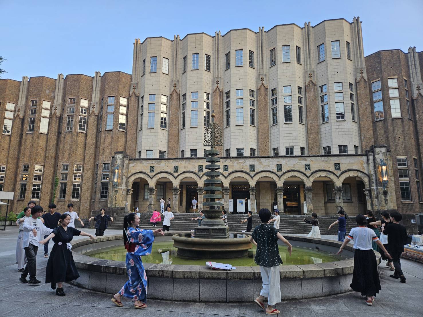 東京大学でサイレント盆踊り2024