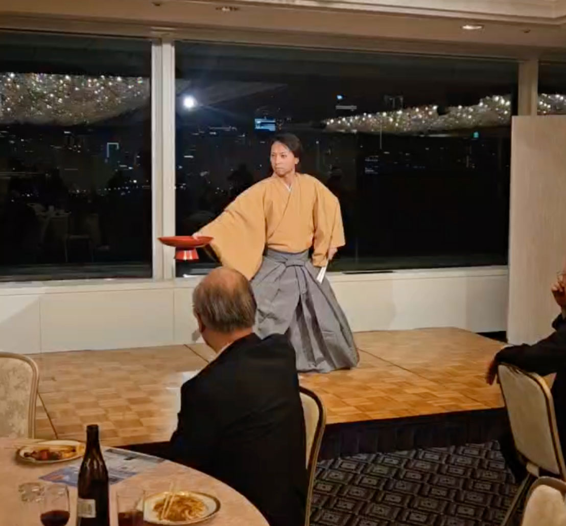 大の里関横綱祝賀会で祝儀舞