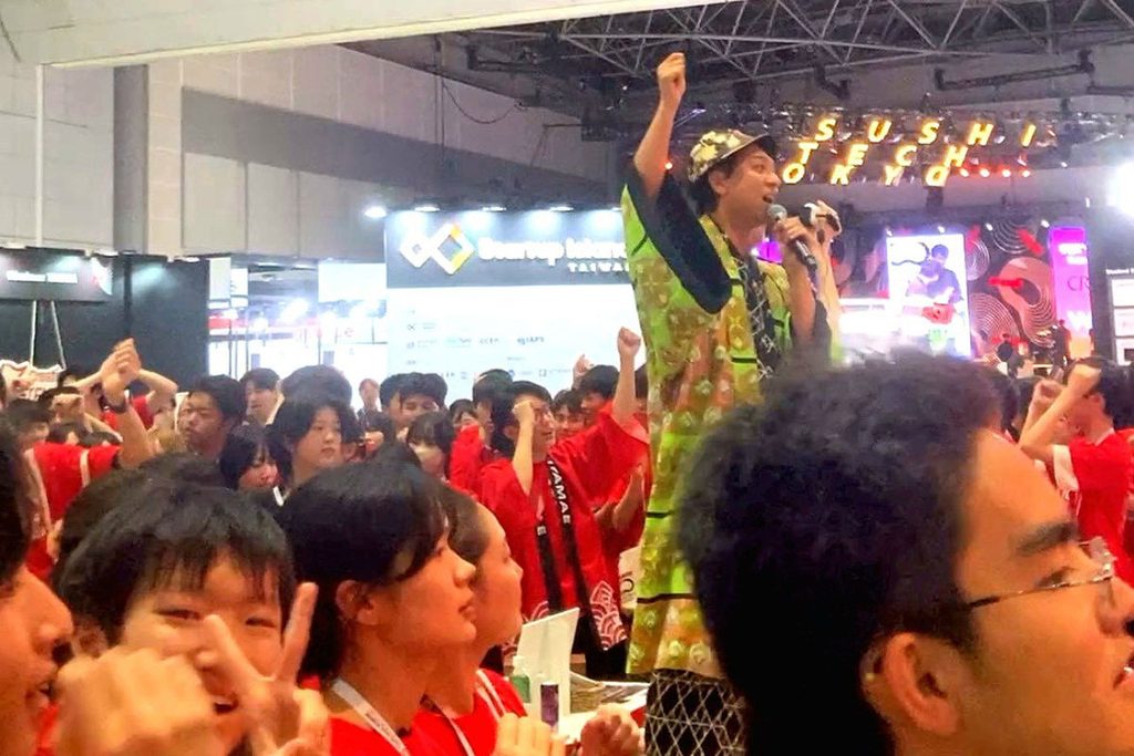 SusHi Tech Tokyo 2026で「ITAMAE盆踊り」を盛り上げる孝藤右近