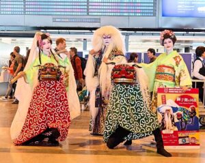 「豪華絢爛 獅子道中」を披露｜成田国際空港の新春イベント