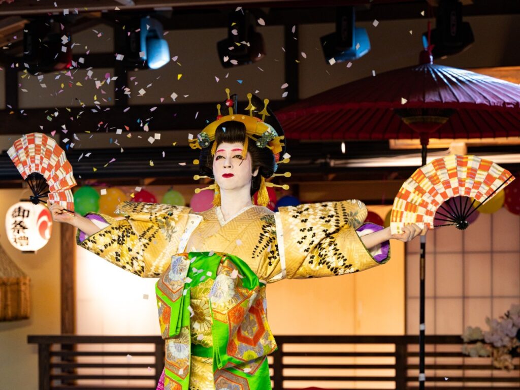 孝藤右近の花魁舞踊ショー｜東京湯楽城