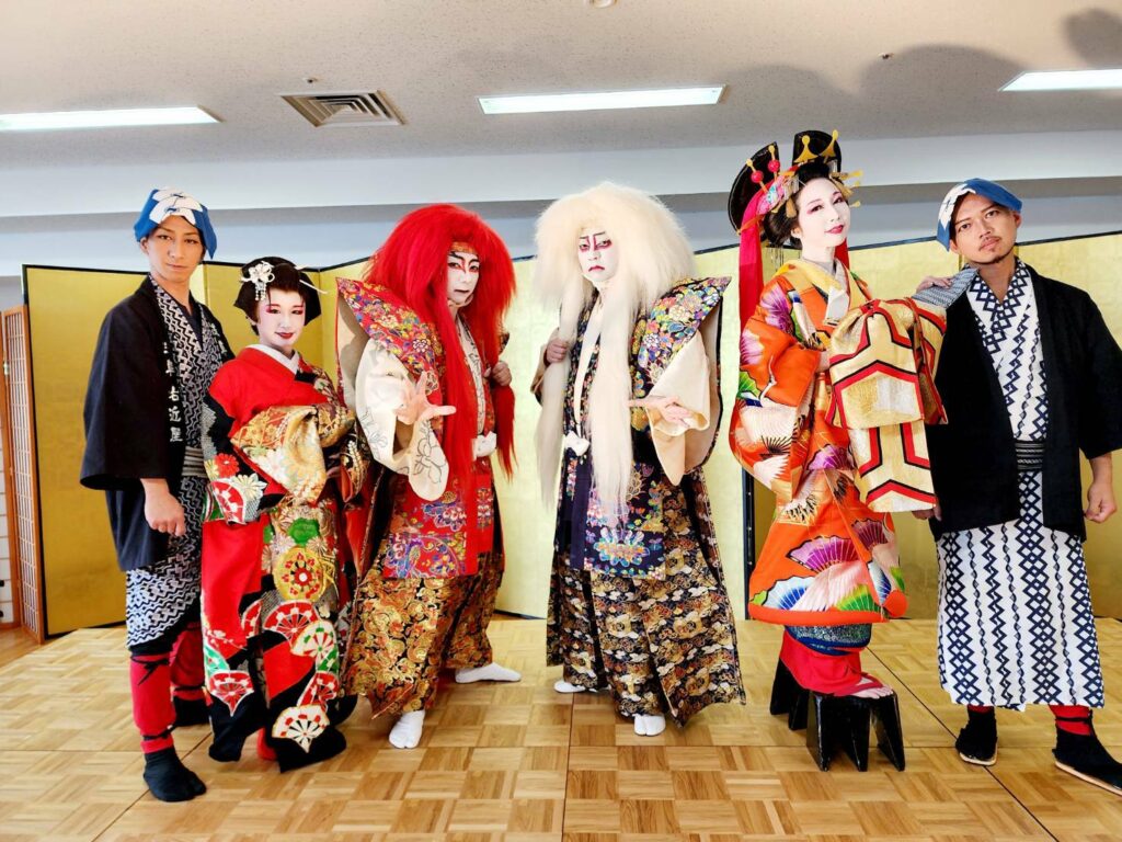 155名の外国人VIPへ孝藤右近☆左近＆浅草右近屋が舞踊ショー
