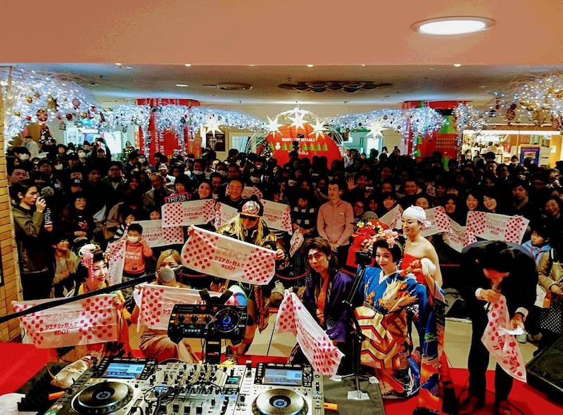 DJ KOOと孝藤右近のユニット「UKOON」として出演|EZ DO 宴会DANCE PARTY