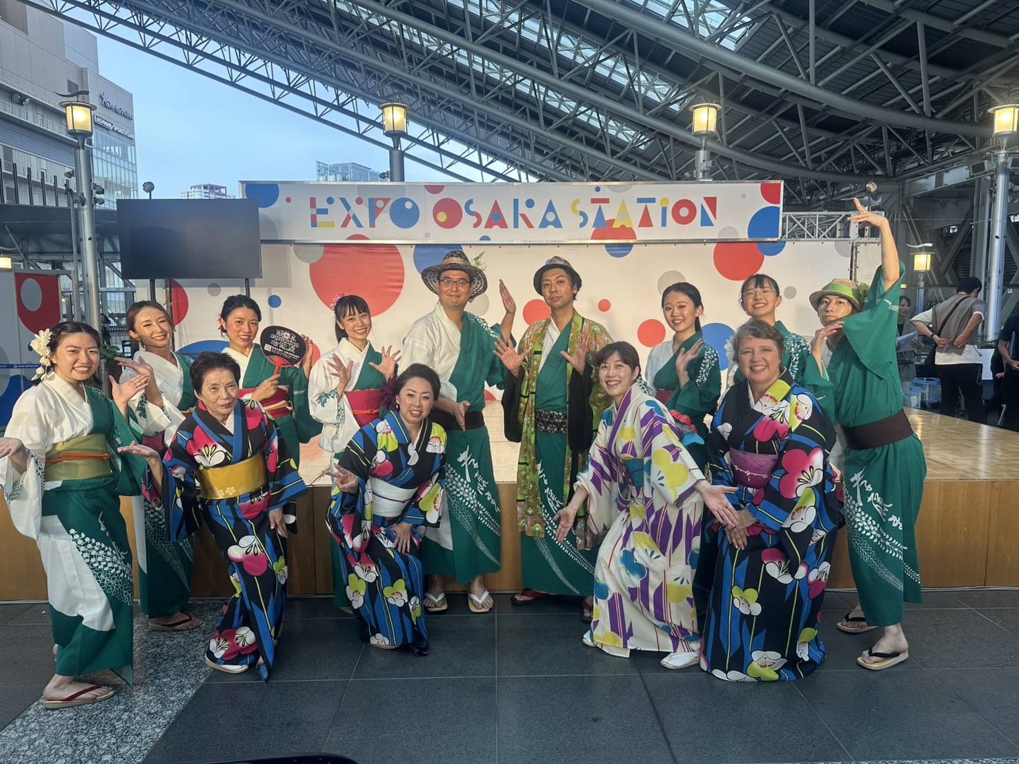 大阪駅での盆踊りイベント